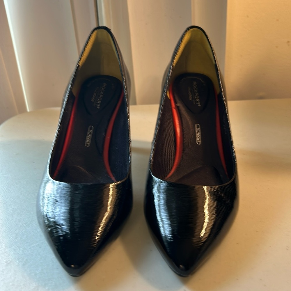 Rock-port truTECH TO ALMOTION black patent leather heel pumps Sz 5.5